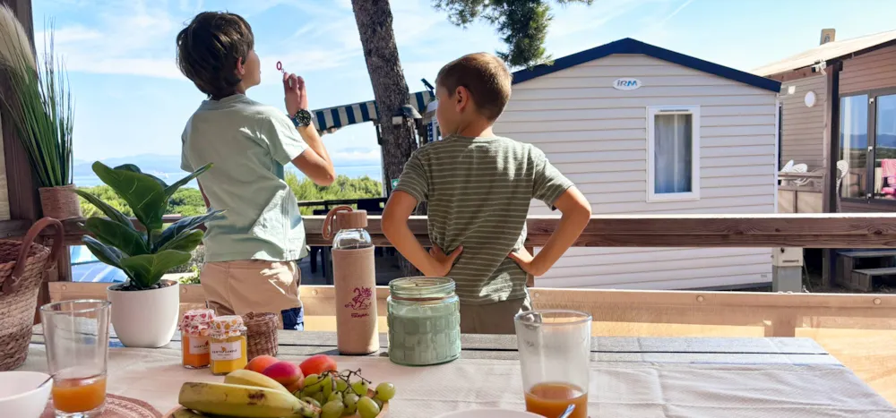 Mietunterkunft - Tennessy Vue Mer Komfort - Camping Tikayan Le Méditerranée