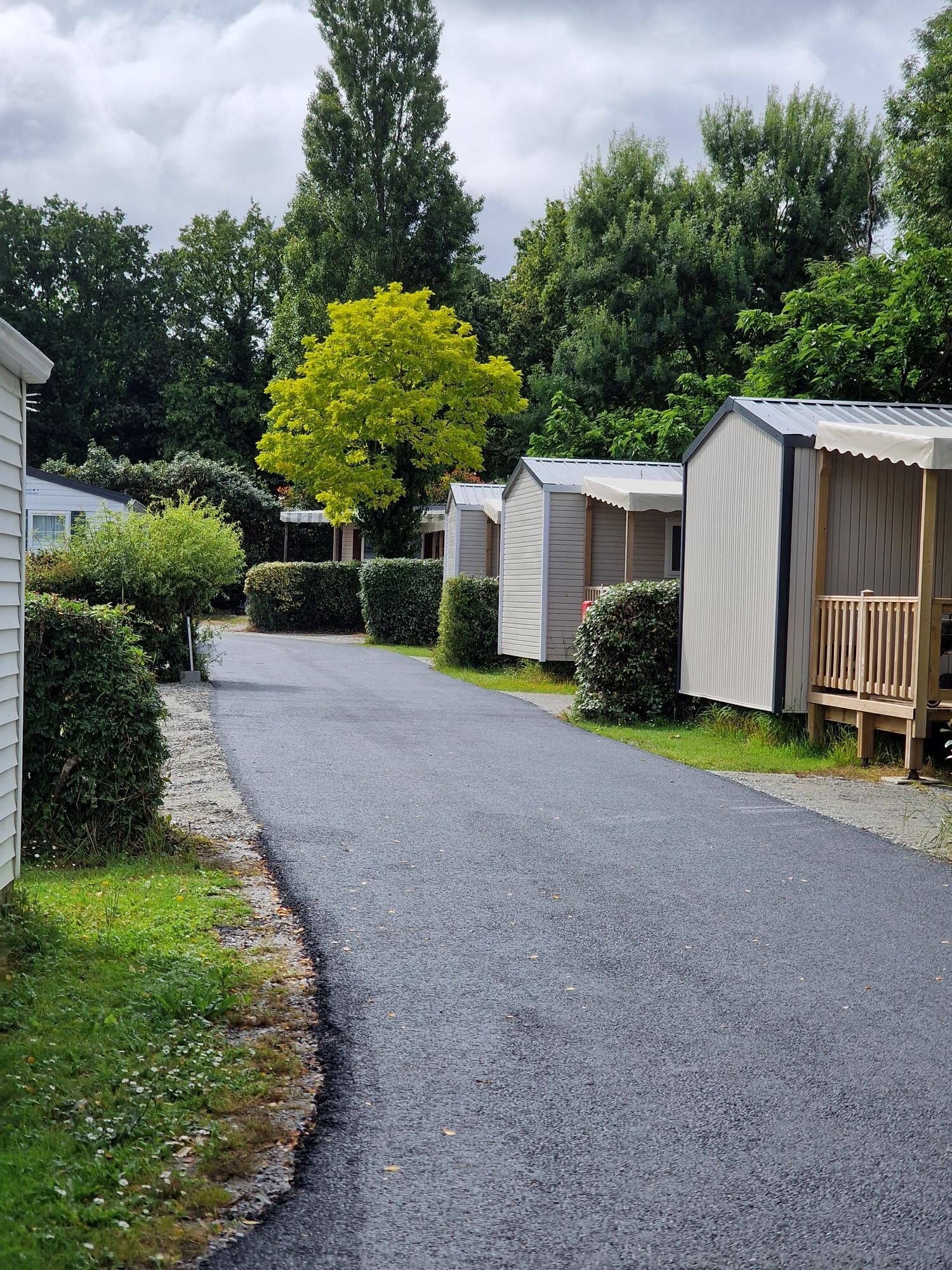 Camping Les P'tites Maisons dans la Prairie — Photo 7