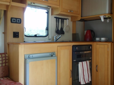 Luxury Rental Caravan RE — 5