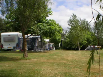 Pitch - Camping Pitch Tent, Caravan, Campervan (Yn2) - Camping Belle Vue