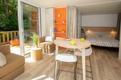 Mobil-home Evasion 21m² with private jacuzzi + terrasse — 3