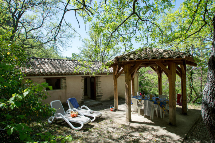 Gîte Roussillon 35M² Avec Spa Privatif + 12M² De Terrasse Couverte Et Petit Jardinet