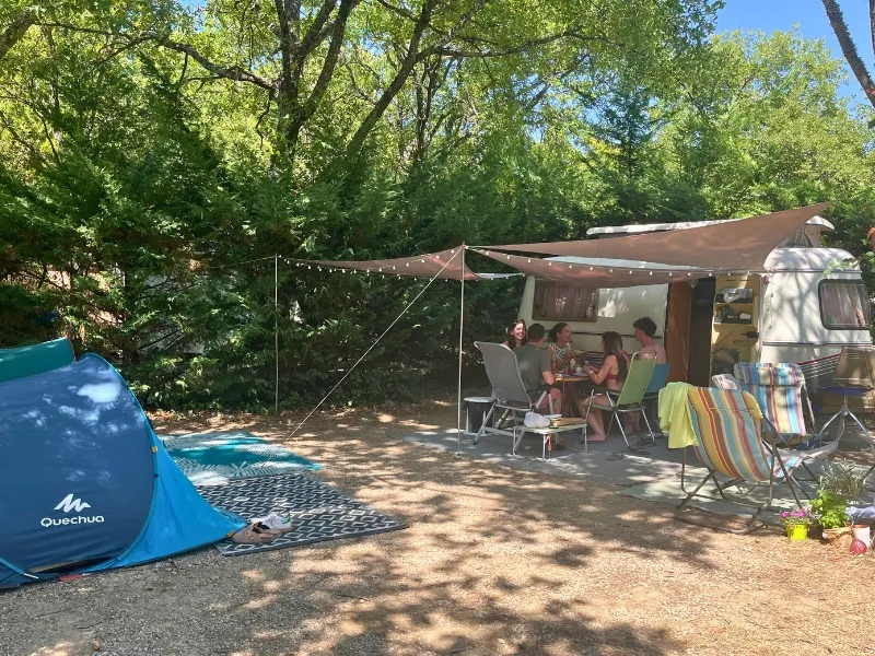Emplacement Confort Xl Tente/Van/Caravane/Camping-Car (Avec Électricité)
