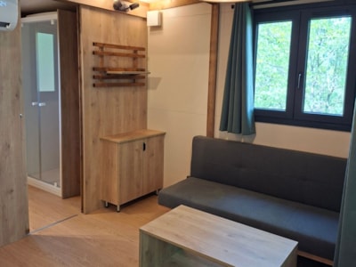 2-person cabin with private hot tub