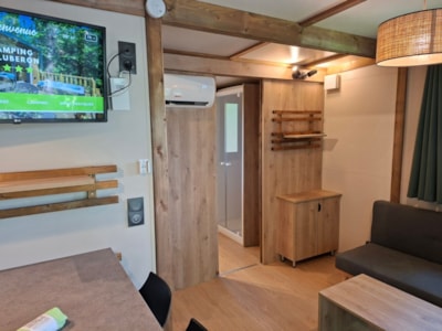 2-person cabin with private hot tub