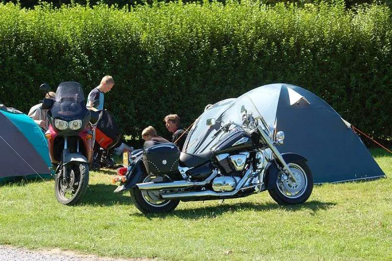 Emplacement Avec Véhicule - 100M² - Sans Électricité