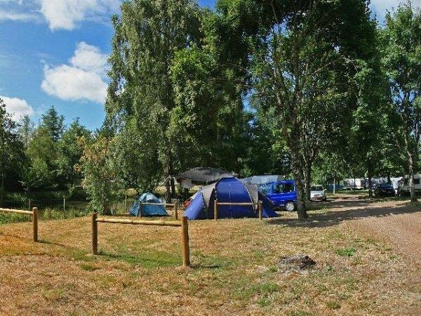 Forfait Privilège (1 Tente, Caravane Ou Camping-Car / 1 Voiture / Électricité 10A) +  Vue Sur L'étang