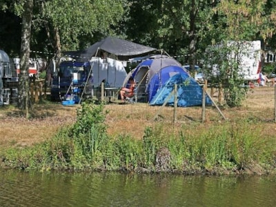 Comfort Package (1 tent, caravan or motorhome / 1 car / electricity 10A)