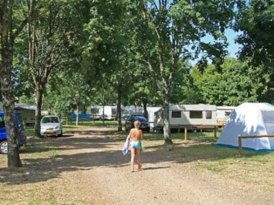 Comfort Package (1 tent, caravan or motorhome / 1 car / electricity 10A)