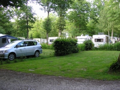 Pitch + 1 car + tent, caravan or camping-car