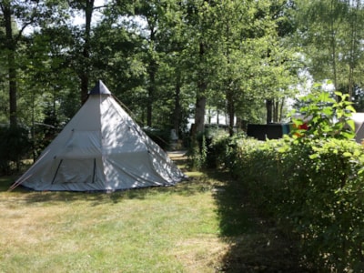 Pitch Trekking Package by foot or by bike with tent 1 pers.