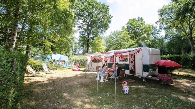 Forfait Duo : Emplacement + 1 Voiture + Tente, Caravane Ou Camping-Car