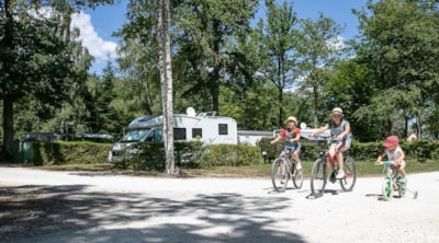 Pitch Trekking Package by foot or by bike with tent 1 pers.