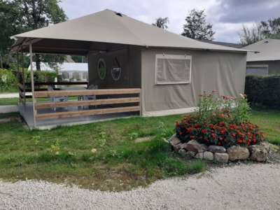 2-bedroom lodge tent