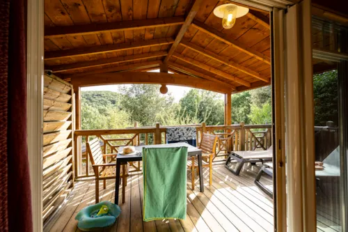 Location - Chalet - 2 Chambres - 1 Salle De Bain - Chêne Blanc Premium Bébé - image n°1 - Castel Domaine de Sévenier & Spa