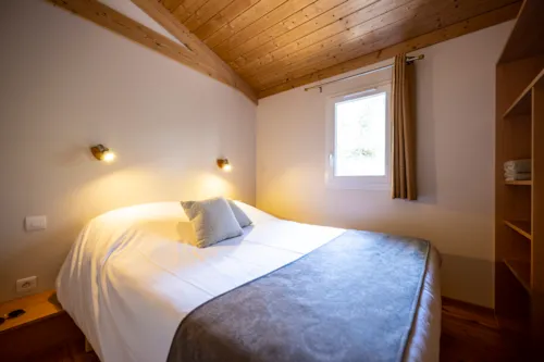 Accommodation - A Perfect Overnight Stopover -Chêne Blanc Premium - image n°2 - Castel Domaine de Sévenier & Spa
