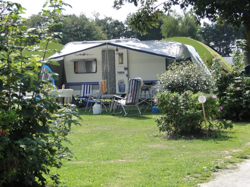 Basisprijs Comfortplaats (1 tent, caravan of camper / 1 auto / elektriciteit 6A)