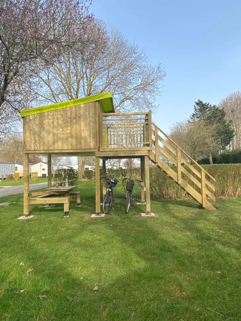 Camp Etoile 4M² - Sans Sanitaire - Terrasse Non Couverte + Table Tarif Spécial Randonneur / Cycliste