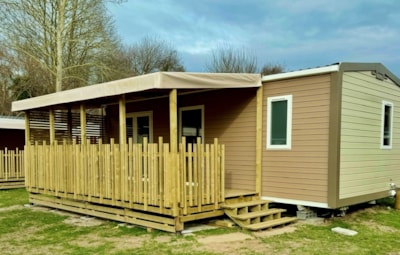 Mobile-home Confort 32m² (2 bedrooms) + TV + BBQ + sheltered terrace