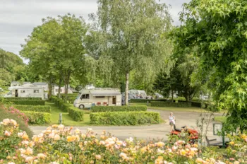 Pitch - Comfort Package : 1 Car -  Tent, Caravan Or Camping-Car +  Electricity 8A - Flower Camping Les Chevaliers de Malte