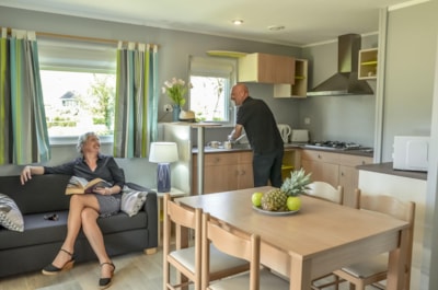Comfortable 30 m² chalet (2 bedrooms, sleeps 4) + TV + covered terrace — 2