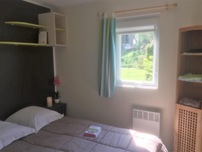 Comfortable 30 m² chalet (2 bedrooms, sleeps 4) + TV + covered terrace — 5