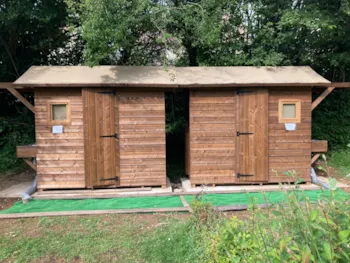 Pitch - Premium Comfort Package: 1 Car + 1 Tent, Caravan Or Camping-Car  With Individual Sanitary Facilities - Flower Camping Les Chevaliers de Malte