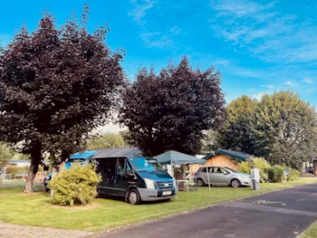 Stellplatz - Stellplatz + Auto + Zelt - Camping les Dômes
