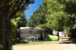 Camping Le Clos Auroy - image n°7 - Roulottes