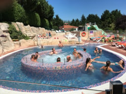 Camping Le Clos Auroy - image n°34 - Roulottes