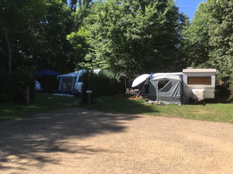 Emplacement 2 Personnes Avec Electricité