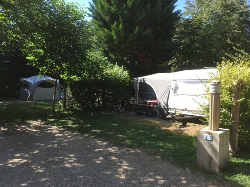 Emplacement 2 Personnes Avec Electricité