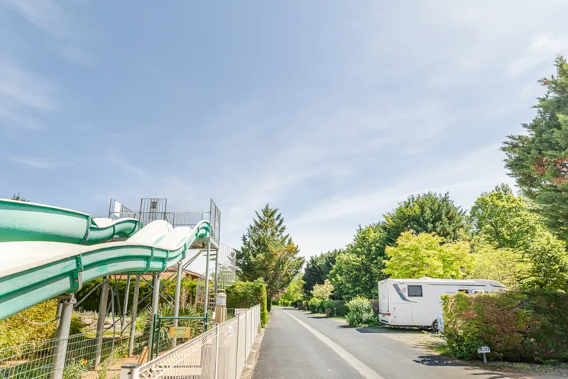 Emplacement 2 Personnes Avec Electricité