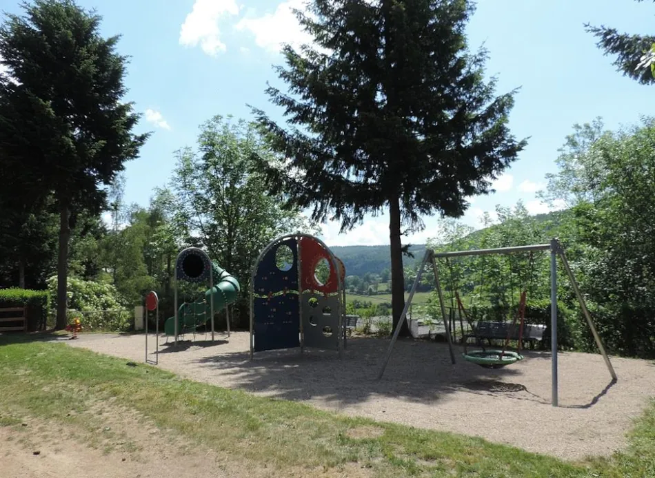 Flower Camping Le Belvédère - Auvergne - Cantal