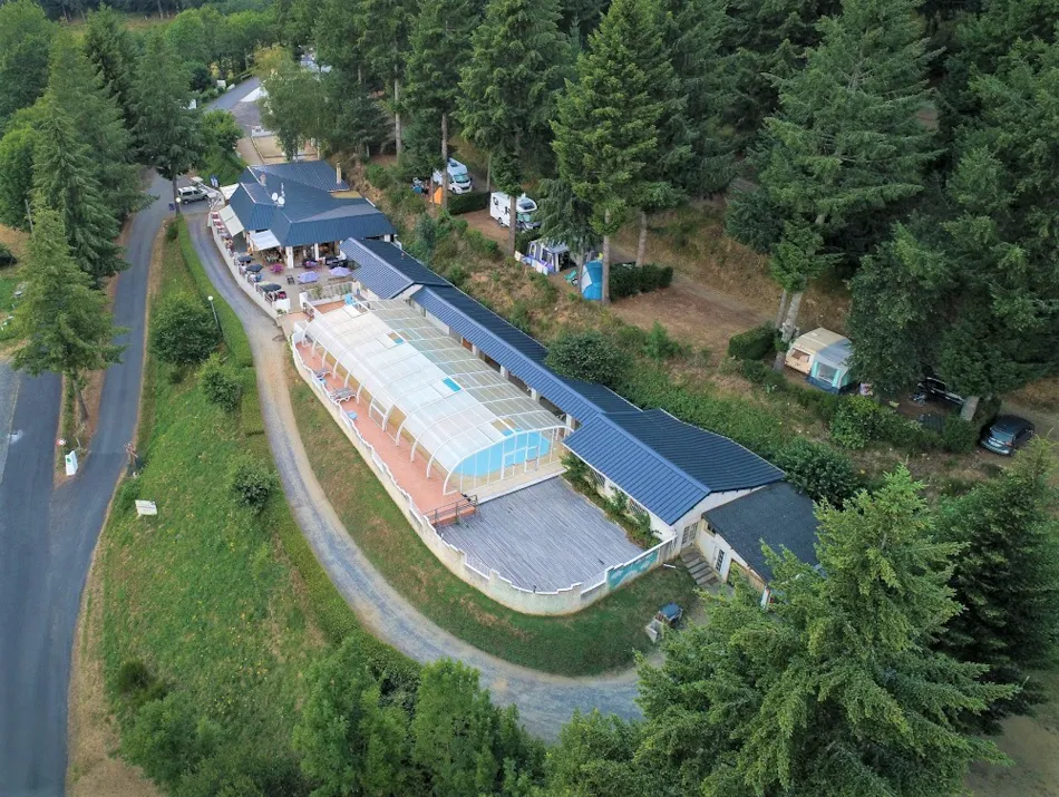 Flower Camping Le Belvédère - Auvergne - Cantal