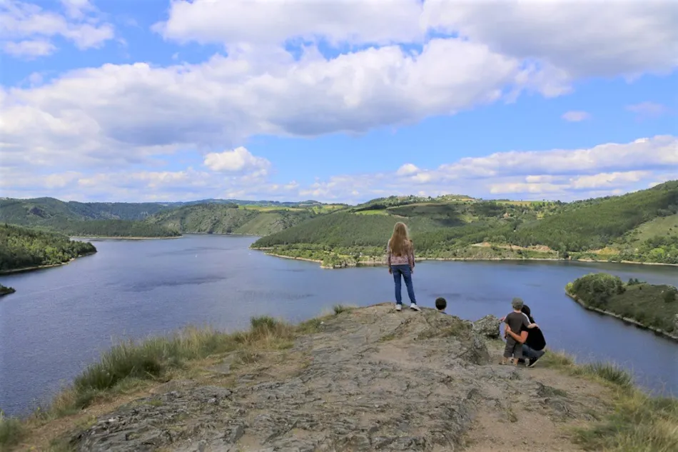 Flower Camping Le Belvédère - Auvergne - Cantal