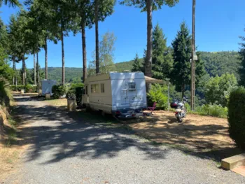 Stellplatz - Stellplatz Confort - Flower Camping Le Belvédère