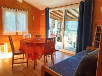 Mietunterkunft - Chalet Truyere 35 M² - 2 Zimmer - Flower Camping Le Belvédère