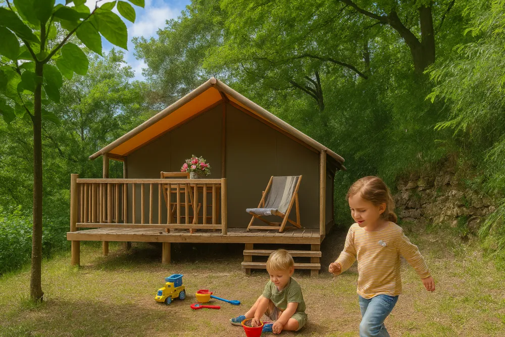 Location - Tente Jungle - Gamme Standard / 2 Chambres Sans Sanitaires - Flower Camping Le Belvédère - Auvergne - Cantal