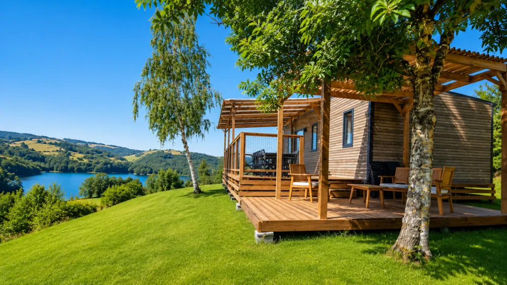 Location - Mobil-Home Brezons Premium  41M2 - Climatisé (4Ch 8 Pers) 2 Sdb - Vue Lac - Flower Camping Le Belvédère - Auvergne - Cantal