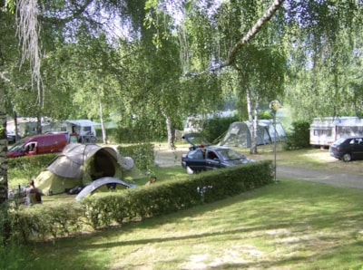 Package: Pitch + car or camper van + tent or caravan — 1