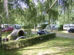 Pitch - Package: Pitch + Car + Tent Or Caravan - Camping du Viaduc