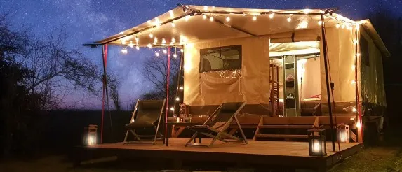 Bungalow Toilé Et Meublé