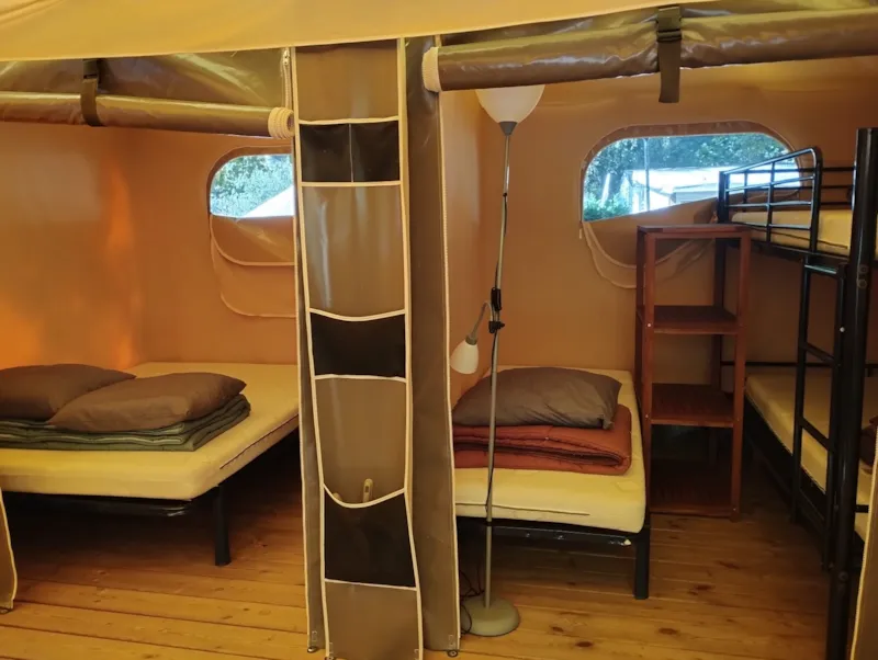 Bungalow Toilé Et Meublé