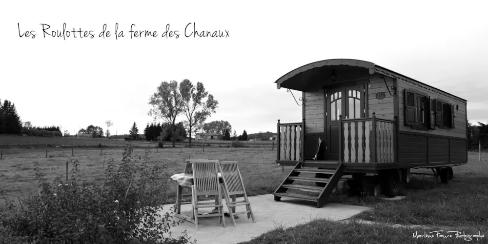 Les Roulottes de la Ferme des Chanaux - image n°1 - Camping2Be