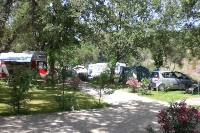 Pitch : 1 car + tent/caravan or camping-car — 3