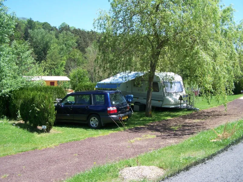 Emplacement Confort 80 À 100M2- Avec Électricité