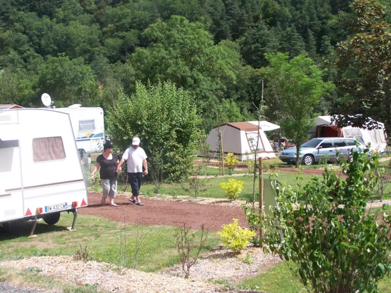 Emplacement Confort + 90/100M2 + Électricité 16A, Évacuation Eaux Grises Et Eau Sur Emplacement