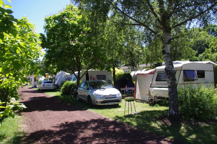 Emplacement Confort 80 À 100M2- Avec Électricité