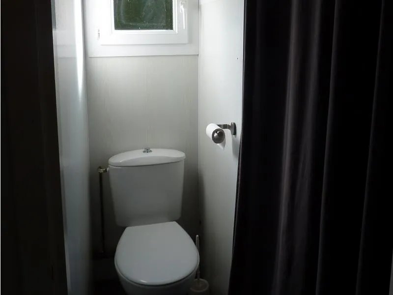 Chalet Jade Confort 30M² (2 Chambres) + Terrasse Couverte 15M² + Côté Rivière